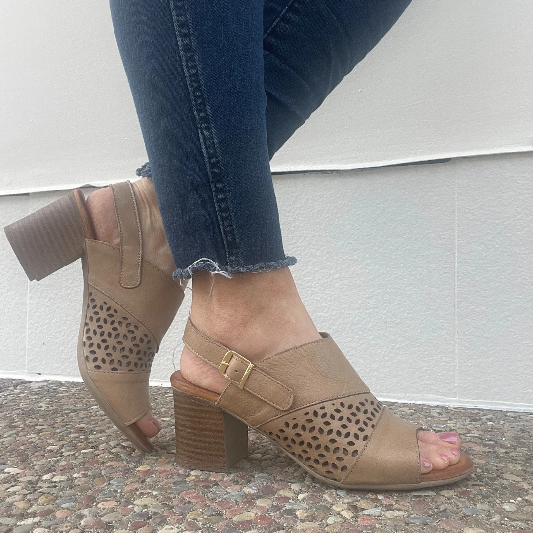 ANESHA ALEXIS - Image 6